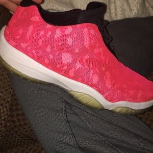 Jordan futures low edition pink camo